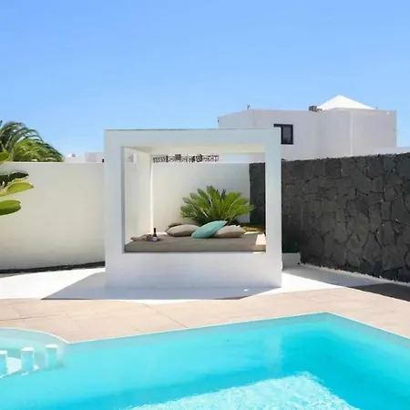 Aguamarina Piscina Climatizada * Playa Blanca (Lanzarote)